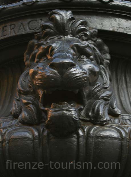 Dettaglio Lampione Piazza Della Repubblica Firenze 