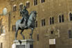 Statua Equestre Di Cosimo De Medici Vicino Palazzo Vecchio A Firenze