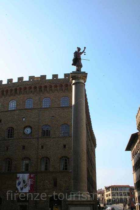 Piazza di santa trinita Florence